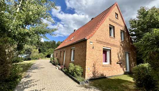 Bild von Wer die Ruhe und viel Platz sucht: Saniertes EFH (6 Zi, 3 Bäder) in GF-Kästorf mit tollem XXL-Garten