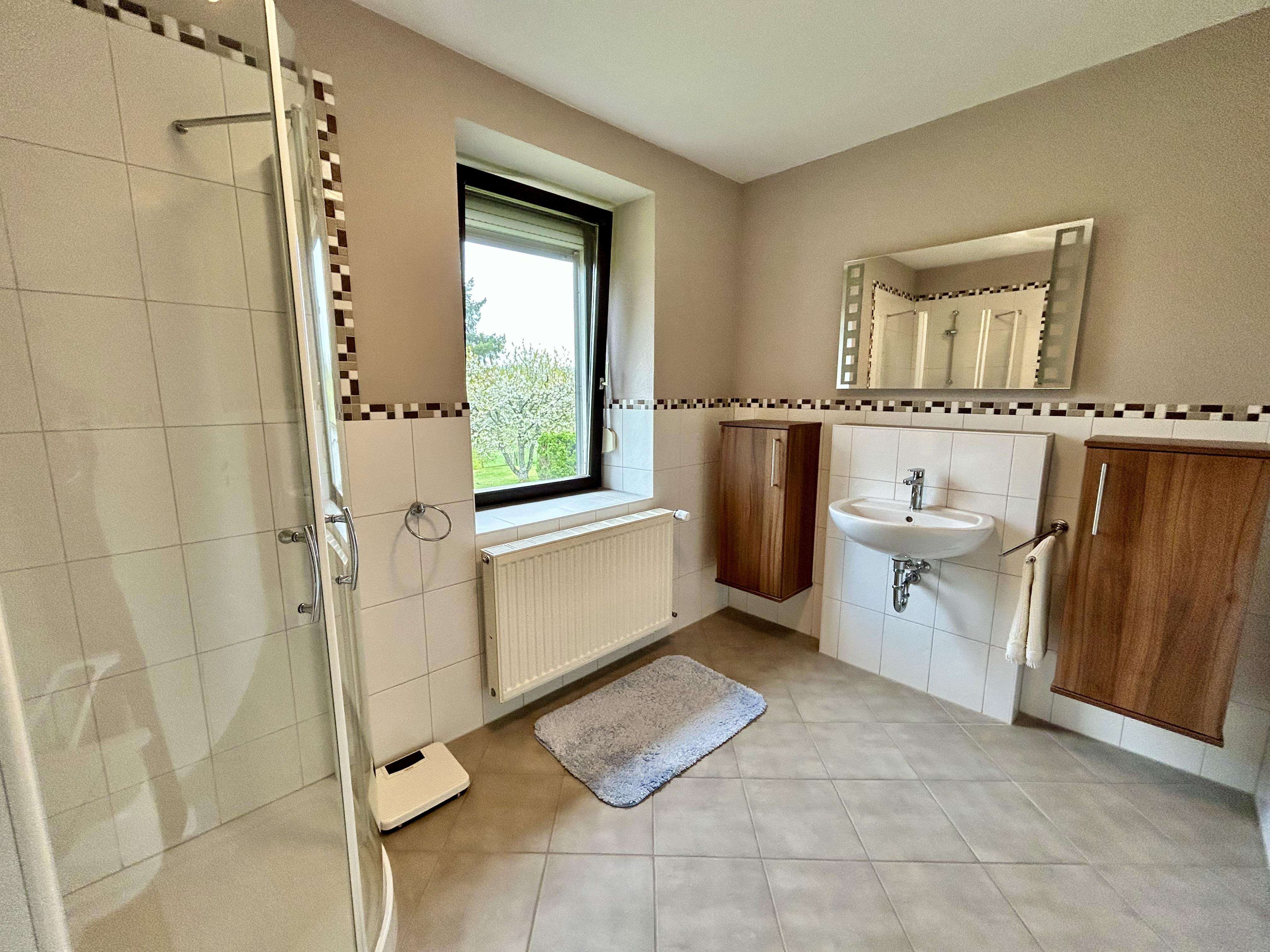 Immobilie in Weiskirchen - Großes Wohnhaus mit ehemaliger Gaststätte in Weiskirchen - Rappweiler - Bild 4