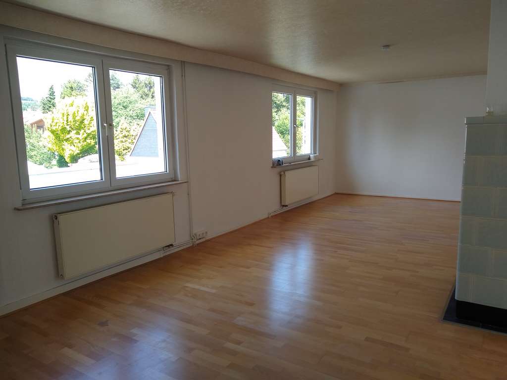 Immobilie in Idstein - Schöne Doppelhaushälfte mit Einliegerwohnung, Carport und Garten - Bild 3