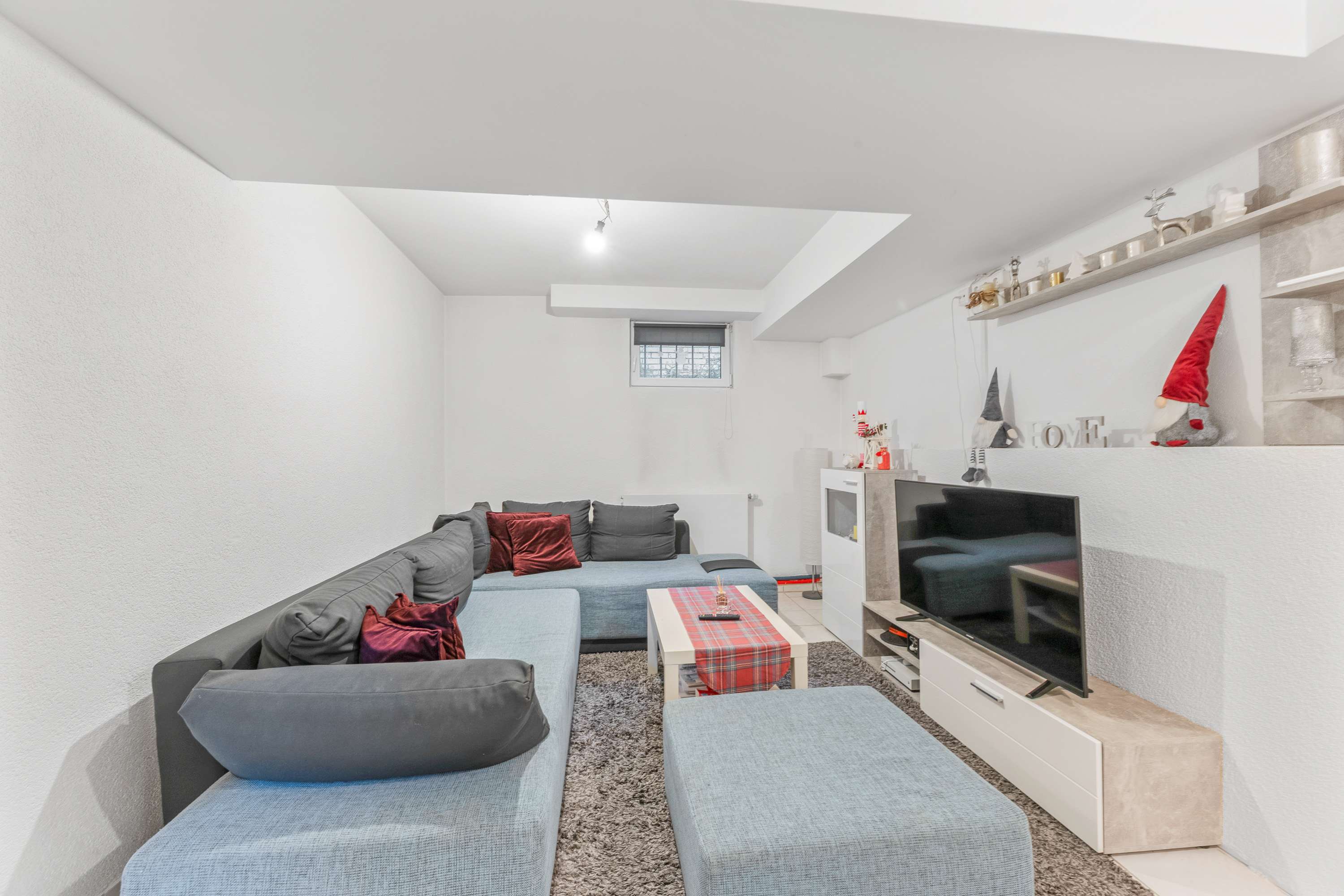 Immobilie in Ostfildern - Großzügige Wohnung für Eigennutzer – inklusive zwei vermieteter Apartments - Bild 1