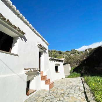 Große GELEGENHEIT Dorfhaus zum VERKAUF im Herzen von Salares (Axarquía – Málaga)