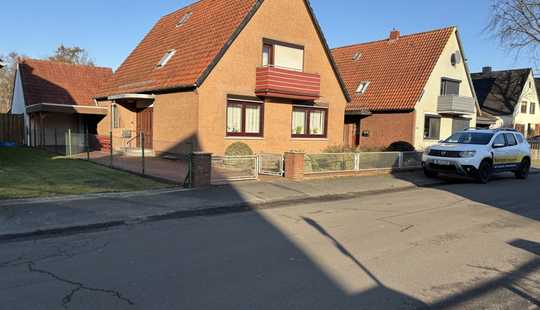 Bild von Platz für Generationen– Zweifamilienhaus mit Garten und Garage in ruhiger Lage von Bremen-Nord