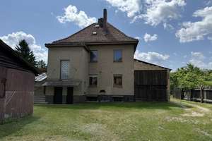 EFH mit Einliegerwohnung, auf großem Grundstück mit Nebengelass und großer Garage – Die vollständige Adresse der Immobilie erhältst du vom Anbieter., 16775 Löwenberger Land – Vorschaubild 2