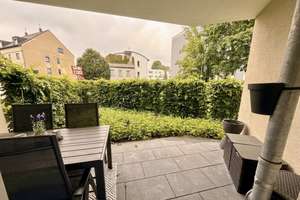 Moderne und neuwertige 4-Zimmer-Erdgeschosswohnung mit zwei Terrassen