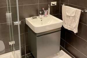 Kreuzberger Kiez: 2-Zimmer-Apartment zum Selbstbezug, sanierter Altbau, Dielenboden, provisionsfrei – Reichenberger Straße 155, 10999 Kreuzberg, Berlin – Vorschaubild 6