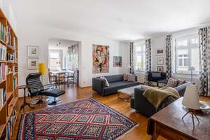 Ein Rückzugsort mitten in der Stadt – Stilvolle Altbauwohnung mit sonnigem Westbalkon – Die vollständige Adresse der Immobilie erhältst du vom Anbieter., 10117 Mitte (Ortsteil), Berlin – Vorschaubild 1
