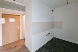 Weitblick genießen! 1-Zimmer-Wohnung im 14. OG zu vermieten - AB SOFORT! – Albert-Wolf-Platz 1, 1239 Prohlis-Süd, Dresden – Vorschaubild 3
