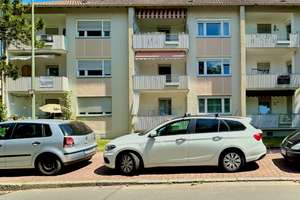 Gut vermietete Hochparterre-Wohnung mit drei Zimmern und Außenstellplatz!