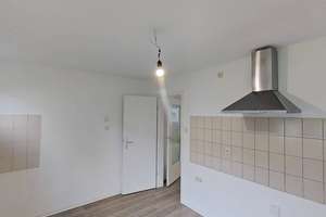 Viel Raum zum Leben: Gepflegte 4-Zimmer-Wohnung mit Balkon, Einbauschränken & 2 Bädern – Am Heilandsfrieden 11, 33104 Schloß Neuhaus, Paderborn – Vorschaubild 10