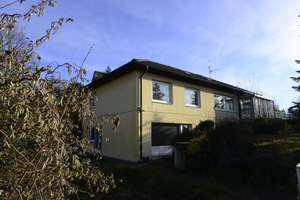 Frauenland: Wohnhaus mit vielseitig nutzbarem Grundriß