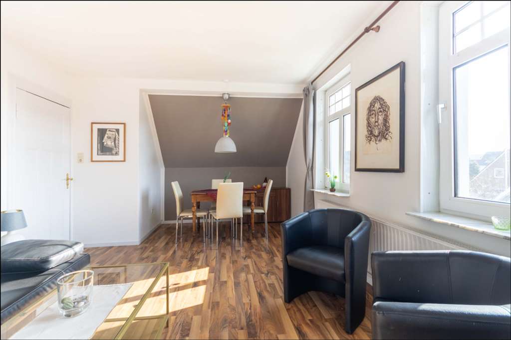 Immobilie in Langeoog - Langeoog: Ferienhaus mit acht Wohnungen & Praxis - Bild 4