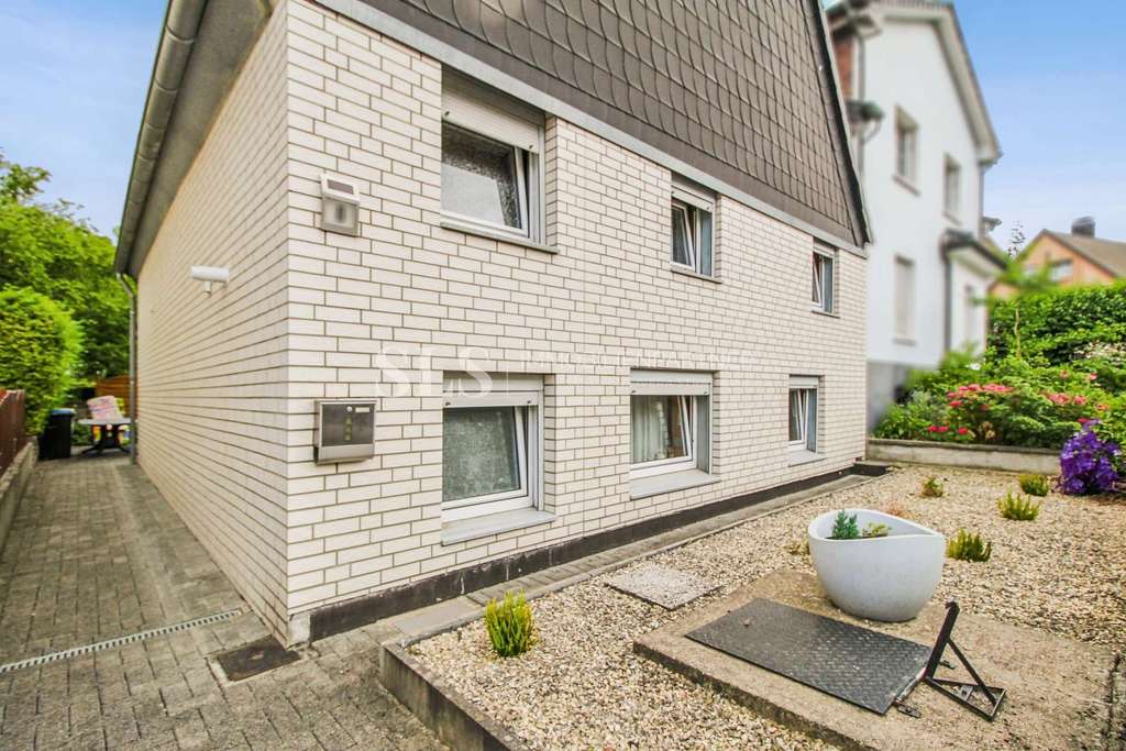 Immobilie in Unna - Charmantes Fachwerkhaus mit historischem Charakter und vielseitigen Nutzungsmöglichkeiten - Bild 2