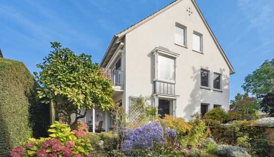 Bild von Grünes Refugium in Groß-Buchholz – exklusives Wohnhaus am Mittellandkanal