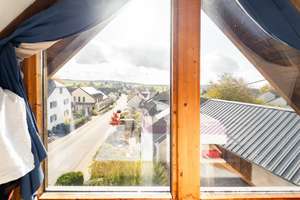 Das „Haus, das Geld verdient“ – Historisches Juwel mit Eifel-Panorama & Pferdestall ! – Die vollständige Adresse der Immobilie erhältst du vom Anbieter., 54533 Niederscheidweiler – Vorschaubild 2
