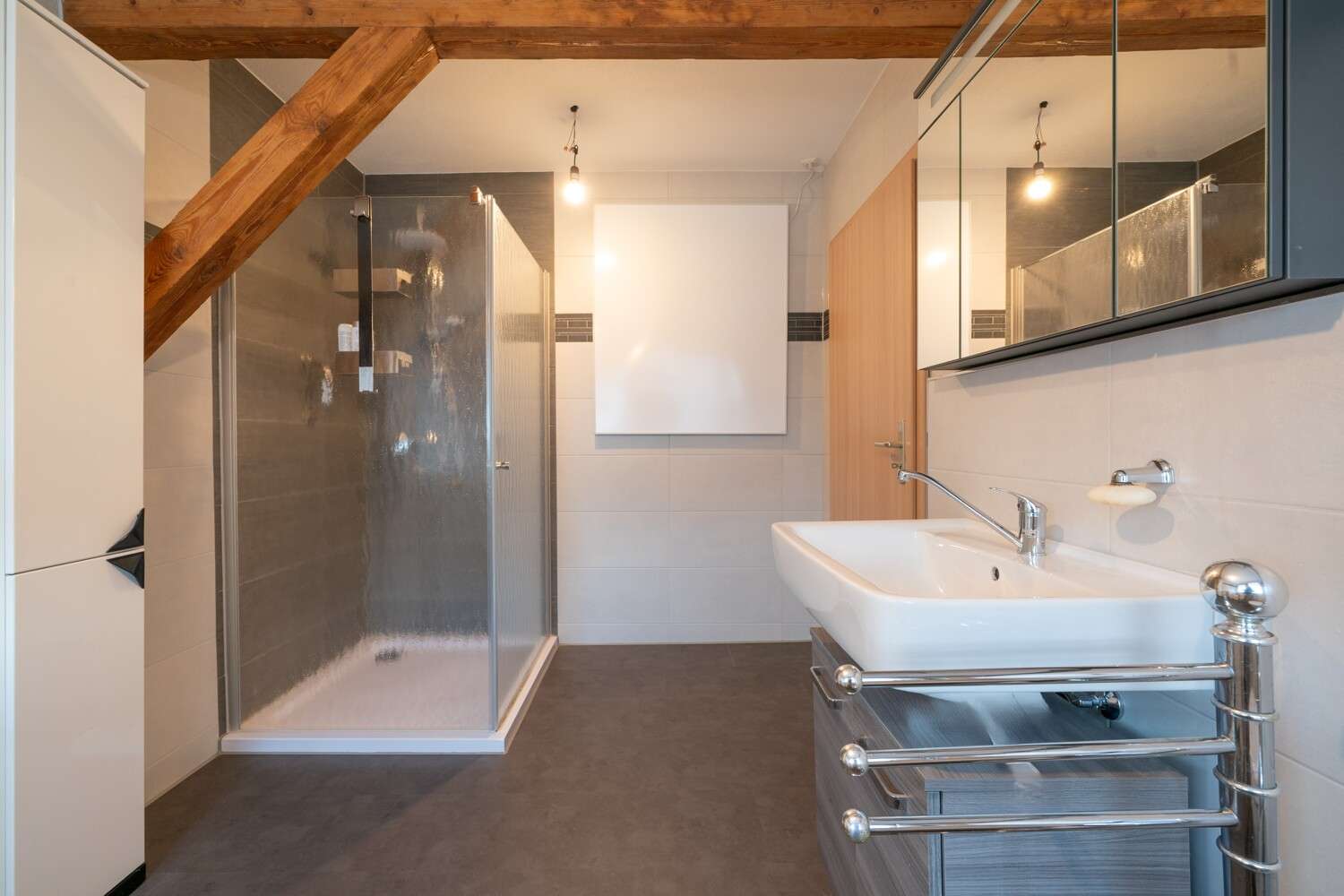 Immobilie in Fünfstetten - Ein Anwesen, das mehr kann! Pferde, Autos oder Hightech - hier haben Sie alle Möglichkeiten - Bild 3