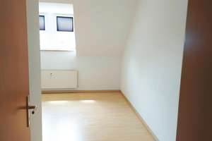 2 Zimmer WE im 3. OG - hell, gut geschnitten Top-Zustand – Conrad Clauß Straße 20, 9337 Hohenstein-Ernstthal – Vorschaubild 4