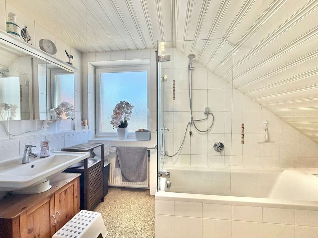 Immobilie in Bobingen - Vermietete Dachgeschosswohnung mit Wertpotenzial - Bild 4