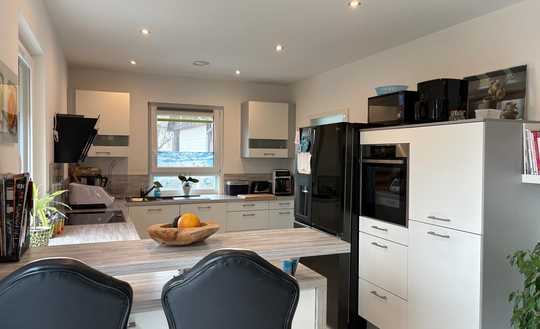 ***NEUWERTIG, HELL UND KOMFORTABEL - IHR TRAUMHAUS WARTET***