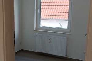 moderne 3,5-Zi.-DG-Wohnung  mit Süd-Balkon in Alfeld/Leine - 2023 vollständig saniert – Winzenburger Straße 43, 31061 Alfeld (Leine) – Vorschaubild 10