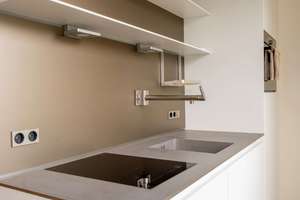 Deine Zweitwohnung? Studio Apartment mit Fahrstuhl im Dachgeschoss eines schönen Altbaus – Wühlischstraße 32, 10245 Friedrichshain, Berlin – Vorschaubild 8