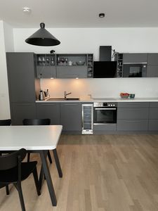 2-Zimmer-Wohnung (58 m²) mit Aufzug & Einbauküche – Ruhige Lage im Florakiez