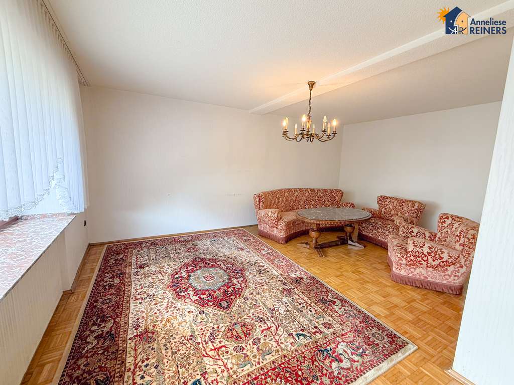 Immobilie in Wassenberg - Ihr neues Zuhause: Einfamilienhaus mit großem Grundstück und viel Potenzial - Bild 2