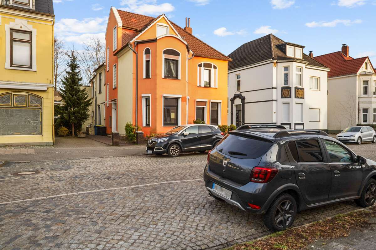 Delmenhorst-Stadtmitte | Historische Stadtvilla mit zwei Wohneinheiten und Ausbaureserve, Delmenhorst – Bild 2