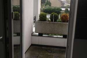 Aufzug! Lichtdurchflutete Dachgeschosswohnung mit Balkon und Fußbodenheizung; zentral jedoch ruhig – Bleichstr. 17, 42651 Solingen-Mitte, Solingen – Vorschaubild 10