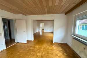 Charmantes 3-Familienhaus mit vielseitigem Nutzen: Werkstatt, Gewerbeeinheit und 7 Garagen – Esslingen (Kreis) – Vorschaubild 12