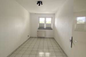 Wohnen mit Charakter: Vier-Zimmer-Wohnung in Köln-Vingst – Marbergweg 9, 51107 Vingst, Köln – Vorschaubild 3