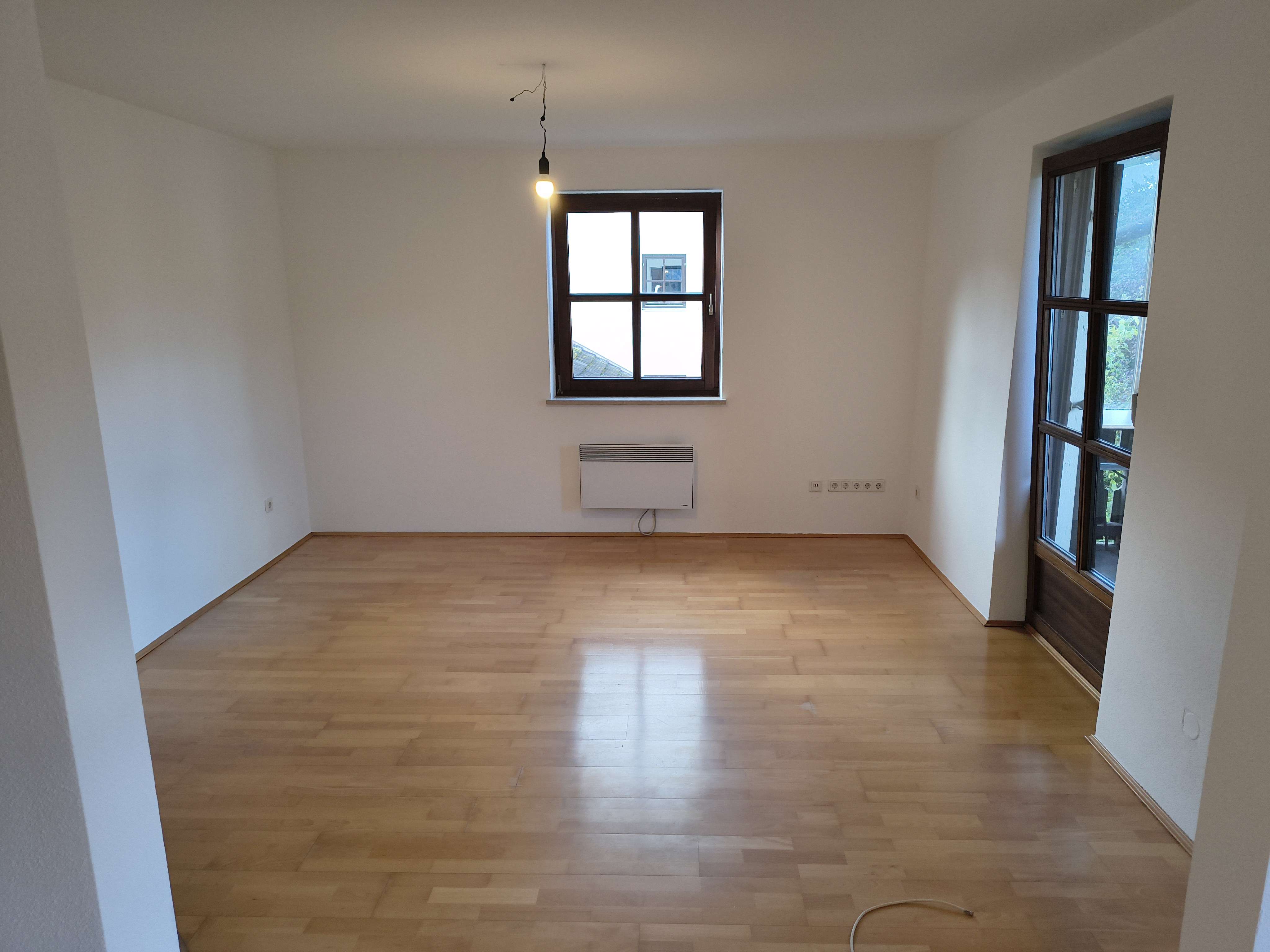 Immobilie in Eschenlohe - Charmante 2-Zi Wohnung im 1. OG mit Tageslichtbad - Bild 4