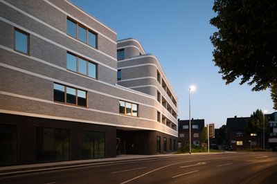 Exklusive 3-Zimmer-Wohnung mit gehobener Innenausstattung und  Terasse in Grevenbroich