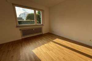Freistehendes Mehrfamilienhaus mit viel Potenzial für Familien – Die vollständige Adresse der Immobilie erhältst du vom Anbieter., 71229 Leonberg – Vorschaubild 7