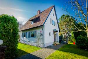 Gepflegtes freistehendes EFH mit modernem Anbau in ruhiger Lage mit wunderschönem Grundstück! – Hochtaunuskreis – Vorschaubild 4