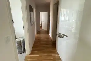 Wünderschön und neuwertig! 3 Zimmer Wohnung inkl. EBK, großem Balkon und 2 TG-Stellplätze – Kamillenweg 3, 38446 Wolfsburg – Vorschaubild 7