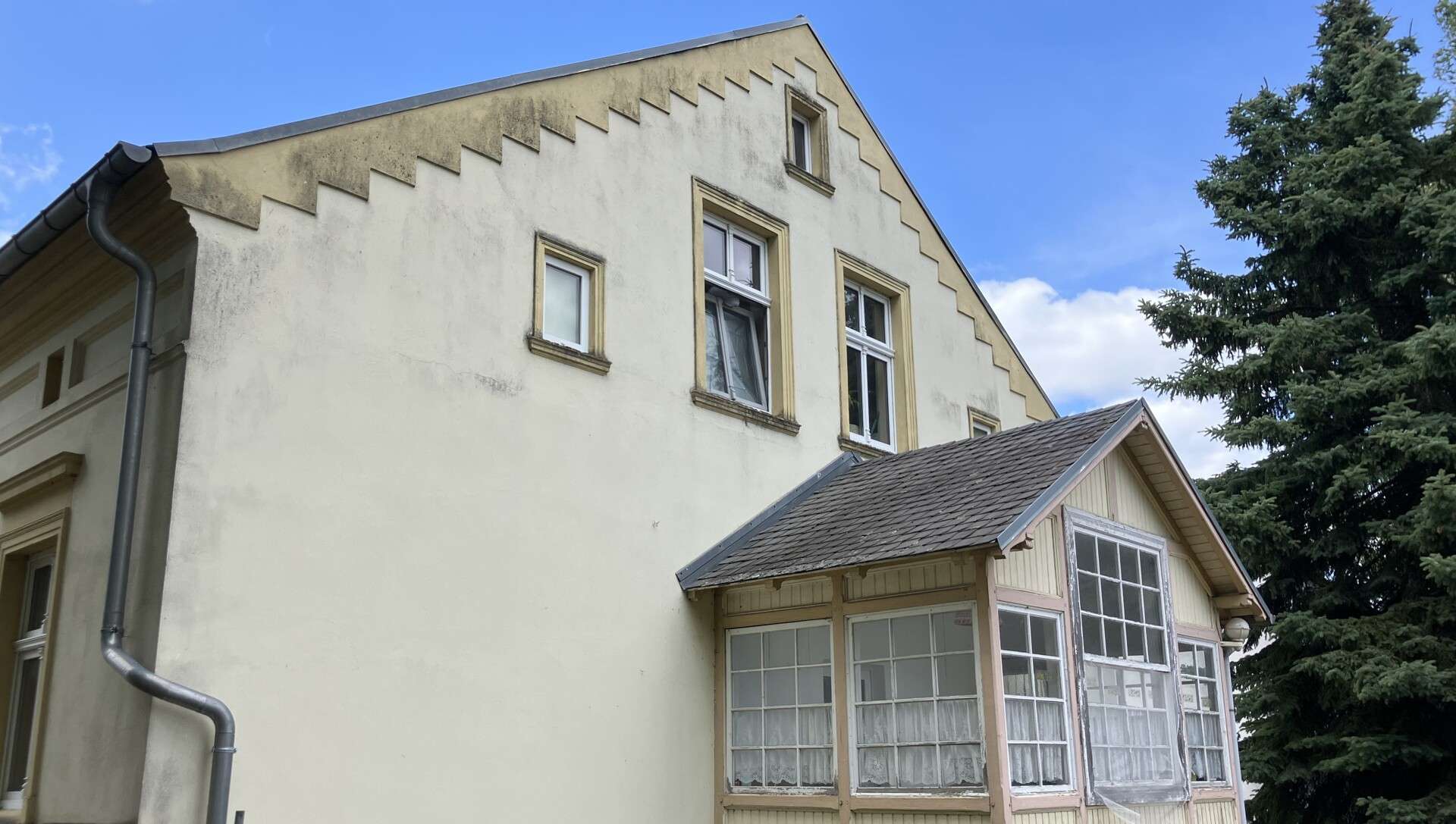 Historischer Gutshof mit über 6 HA Land, Nebengebäuden und Scheunen in idyllischer Lage, Ostprignitz Ruppin Kreis – Bild 3