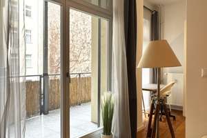 TOTAL SÜSSE 2 (1,5) ZIM-WHG. MIT SEHR GR. BALKON IN RUHIGEM ALTBAU UNWEIT SPREE-ARM IN MITTE/MOABIT – Ufnaustr. 13, 10553 Moabit, Berlin – Vorschaubild 2