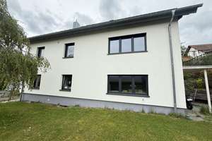 Repräsentatives Haus mit 278 m², 11 Zimmern, Einliegerwohnung, Terrassen, Garten & Weitblick – moder – St,-Gabriel - Weg 7, 88364 Wolfegg – Vorschaubild 4
