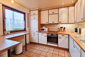 Pulheim: Top Doppelhaushälfte mit Garten, Dachgeschoss, Garage, Keller – bezugsfrei & Volleigentum! – Rhein-Erft-Kreis – Vorschaubild 4