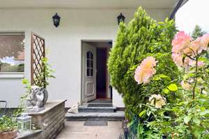Freistehendes Einfamilienhaus mit Südterrasse und Garage in begehrter Wohnlage von Berlin-Mariendorf – 12107 Mariendorf, Berlin – Vorschaubild 2