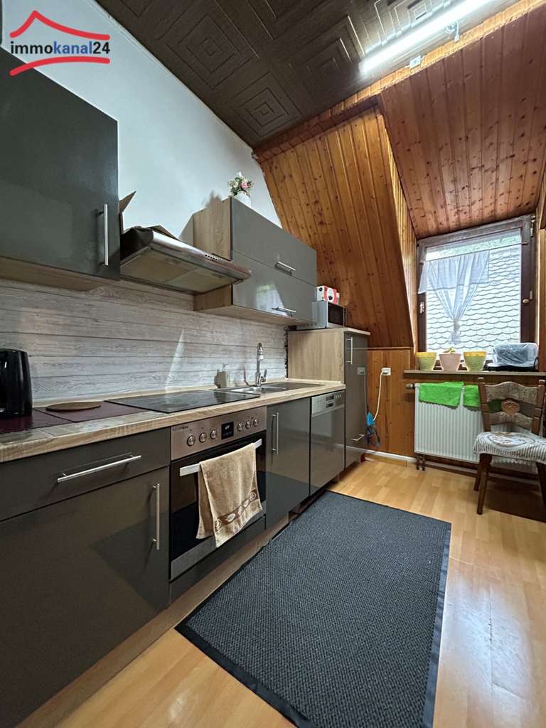 Immobilie in Treuchtlingen - Dachgeschoss-Highlight mit Tageslichtbad und Einbauküche – 91757 Treuchtlingen - Bild 3