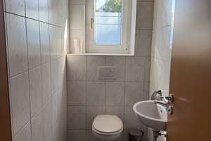 Helle und großzügige Wohnung zu vermieten! EBK, Garage, Arbeitszimmer, Terrasse, Garten... – Berggasse 31, 72762 Reutlingen-Mitte, Reutlingen – Vorschaubild 12