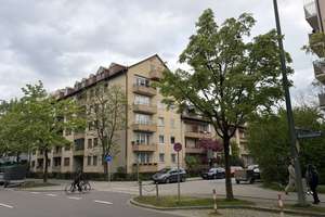 Brück Immobilien - Vermietete 4 Zi.-Eigentumswohnung mit West-Balkon