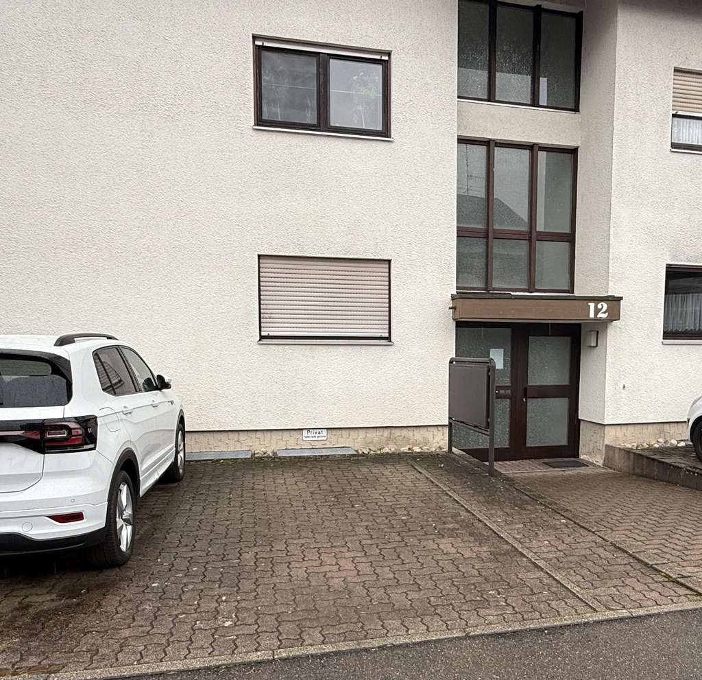 helle, charmante 2,5 Zimmer-Wohnung in Dagersheim