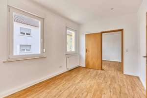 Attraktives Zweifamilienhaus mit schönem Grundstück und Scheune - ansehen, kaufen, einziehen! – Germersheimer Straße 85, 67354 Römerberg – Vorschaubild 16