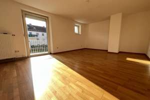 Bezugsfreie 3-Zimmer-Wohnung in der Grünen Mitte mit zwei Balkonen – Die vollständige Adresse der Immobilie erhältst du vom Anbieter., 93051 Kumpfmühl-Ziegetsdorf-Neuprüll, Regensburg – Vorschaubild 2