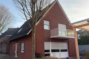 Charmantes Einfamilienhaus in zentraler Lage von Greven – kurze Wege, viel Platz! – Die vollständige Adresse der Immobilie erhältst du vom Anbieter., 48268 Greven – Vorschaubild 2