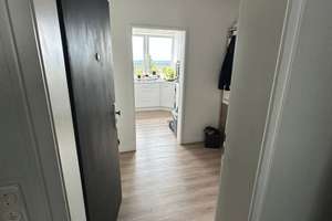 Attraktive 4-Zimmer-Dachgeschosswohnung in Remscheid – Fischerstr. 24, 42859 Zentralpunkt, Remscheid – Vorschaubild 2