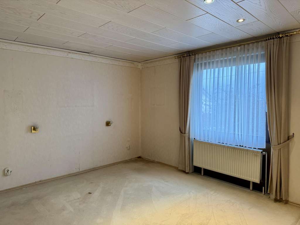 Immobilie in Altleiningen - Charmantes Einfamilienhaus mit 554 m² Grundstück - ideal für Renovierer - Bild 3