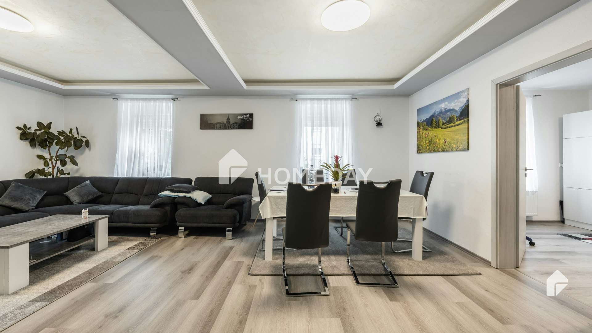 Immobilie in Maxhütte-Haidhof - Top gepflegtes Mehrfamilienhaus mit 4 WE's, 10 Garagen, Nebengelass und großem Grundstück. - Bild 3